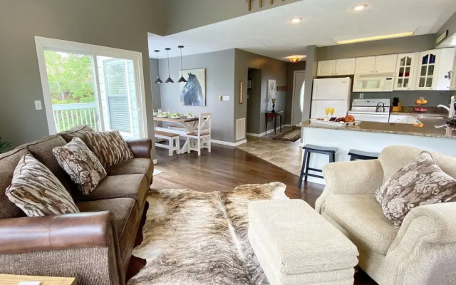 Amazing Sunsets 3 Bedroom Home by RedAwning
