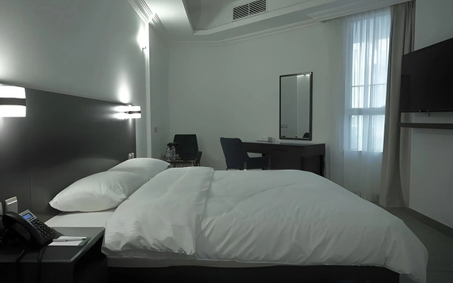 Garden City Hotel