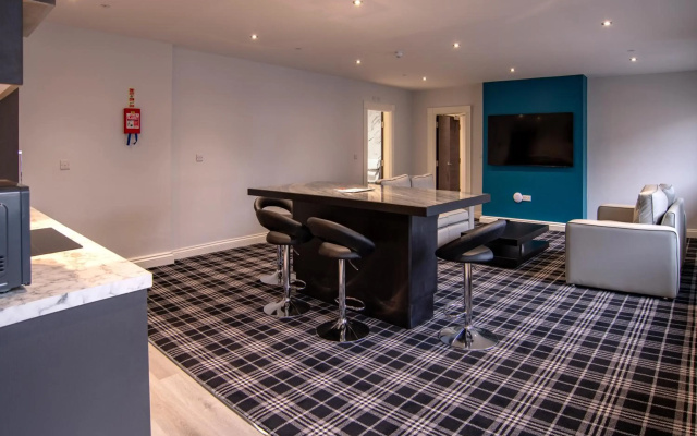 The Castle Collection - 14 Cook Street