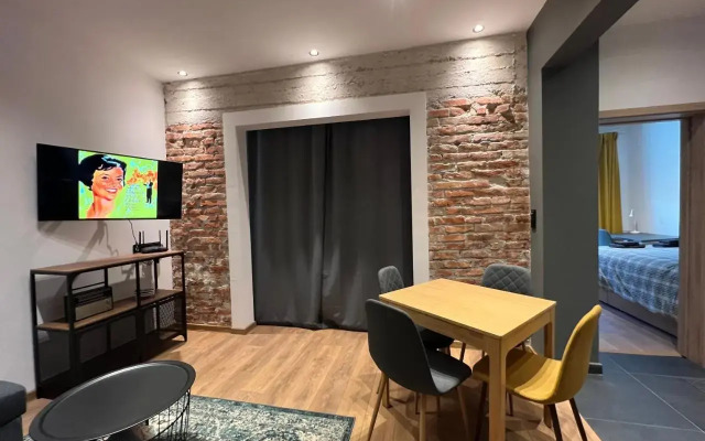 Home 12