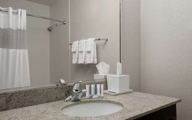 Travelodge by Wyndham Hubbard OH