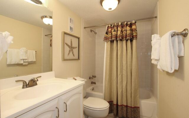 Shoreline 1095 Condo by RedAwning