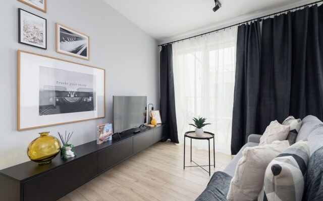 Deluxe City Studio by Renters