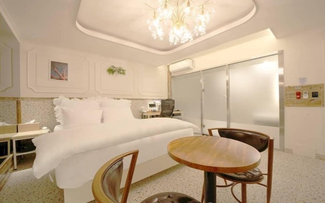 Hotel February Dongdaegu