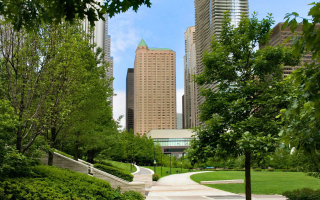 Fairmont Chicago at Millennium Park