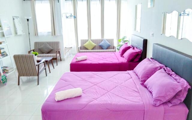 Sara Staycation FREE WIFI & NETFLIX