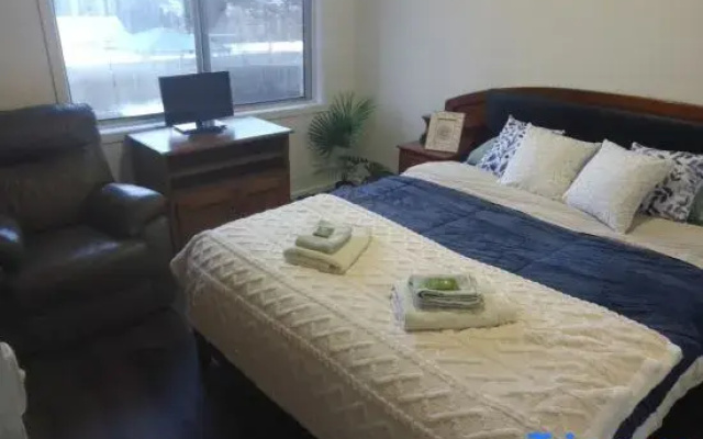Waratah Waterfall Retreat Unit 3 Free Pay TV & WiFi