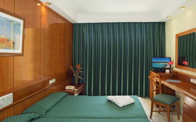 Ona Palmira Paguera Hotel