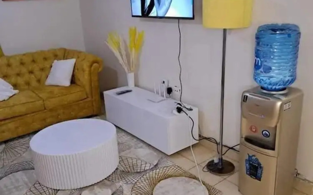 Lux Suites Red Plate Studio Apartments
