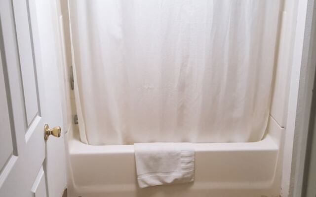 Coratel Inn & Suites by Jasper Hutchinson