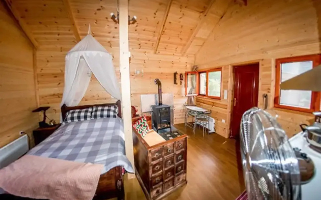 Kedra Village Chalet - Cozy Mountain Retreat