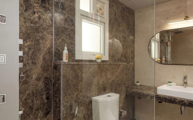 The Ivy Apartment by Red Olive