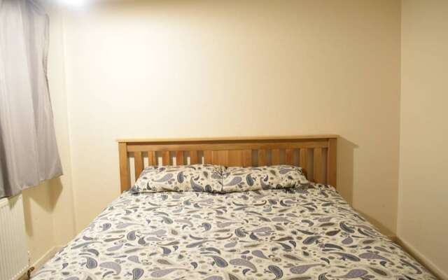 Homely 2 Bedroom House In Greenwich