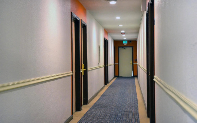 Motel 6 Modesto, CA - Downtown