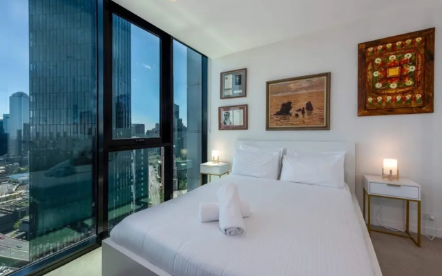 Beautiful View 2B Unit in the Heart of Southbank!