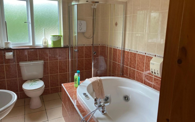 Douglasha House V93RX64