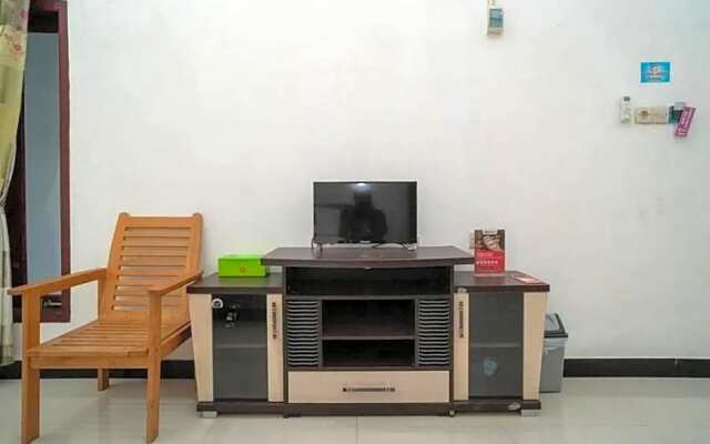 RedDoorz Syariah Near Syamsudin Noor Airport 4