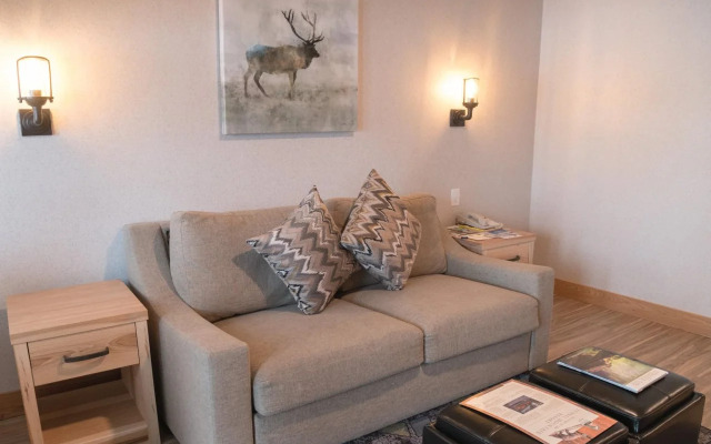 Tunnel Mountain Resort