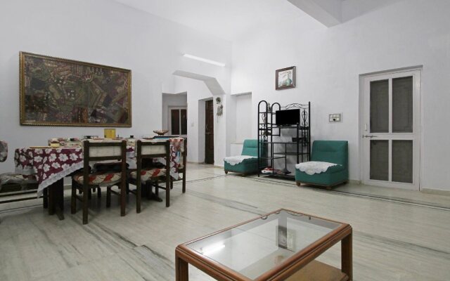 Thakore House By OYO Rooms