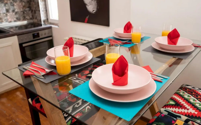 Authentic Design 2bdr Apartment in Old Town