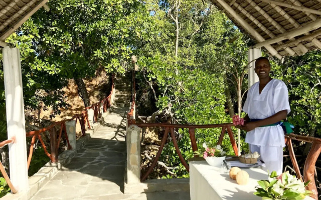 Rock and Sea Resort