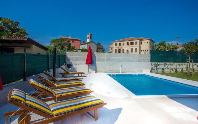 Holiday Home in Brtonigla With Private Pool