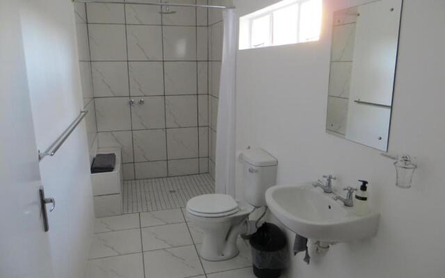 Roode Bloem Farm House