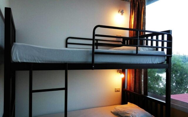 Samui Lakeside Hostel - Adults Only