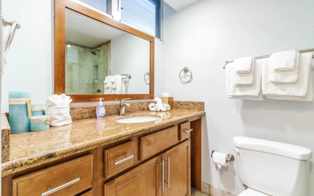 Royal Kahana 702 Studio Bedroom Condo by RedAwning