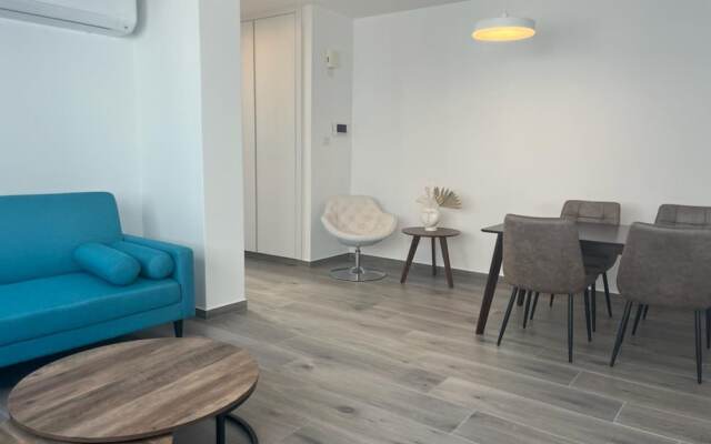 Phaedrus Living Coral Suites Horizon