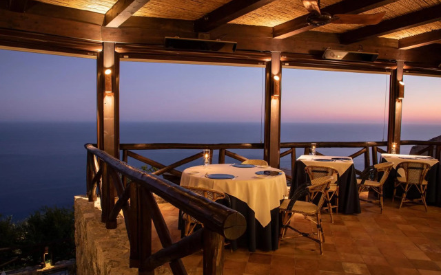 Monastero Santa Rosa Hotel & Spa