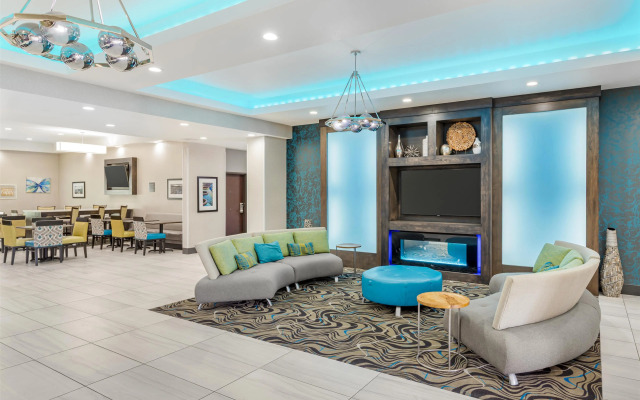 Best Western Plus Waller Hotel