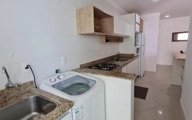 141 - Apto com vista mar, apenas a 50m da praia!