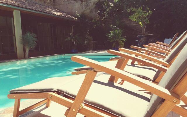 Château Latour Segur Suites & Spa