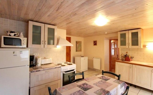 Apartment With one Bedroom in Champis, With Enclosed Garden and Wifi