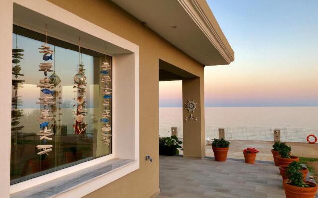 Villa Dimitri - Beach House