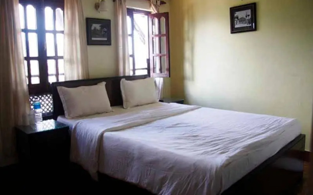 Vajra Guest House & Restaurant