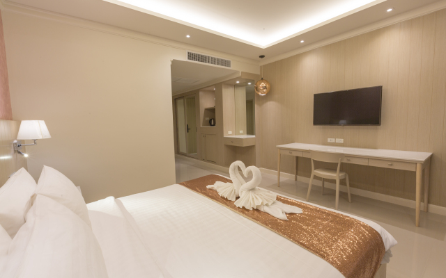 The Sea - Cret Hua Hin