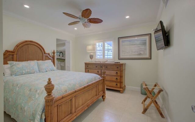 Lulu's Key House Leatherback 2/2 Downstairs