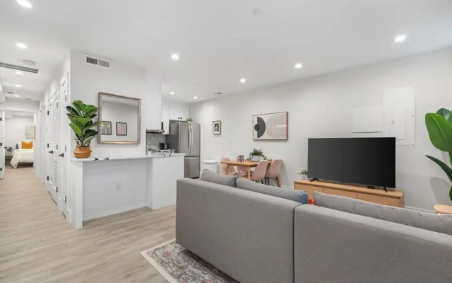 Central 2 br City Sanctuary Commuter friendly
