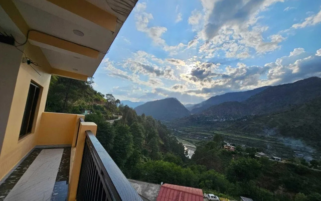 Hotel Necklace Moon Restaurants