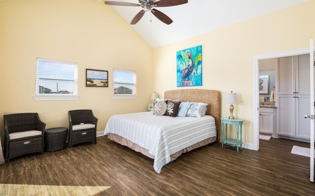 Sweetsol 4 Bedroom Home by RedAwning