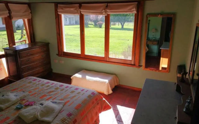 Casa y amplio parque