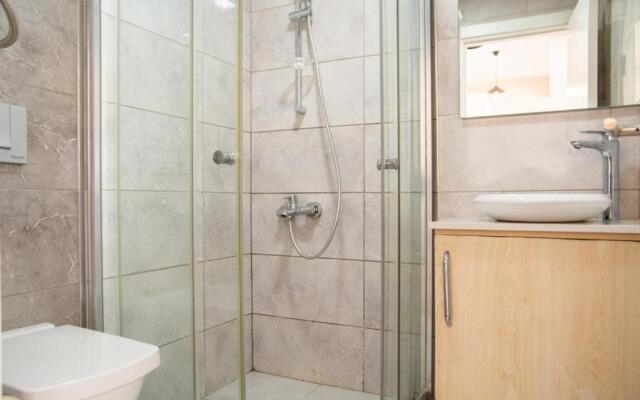 Charming Flat Near Sea With Shared Pool in Cesme