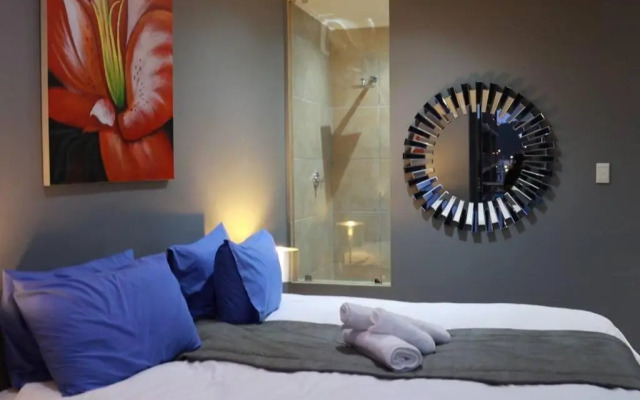 6 sleeper Luxury Condo-loft @ Point Waterfront