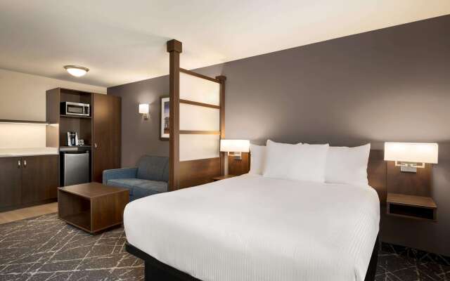 Microtel Inn & Suites by Wyndham Aurora