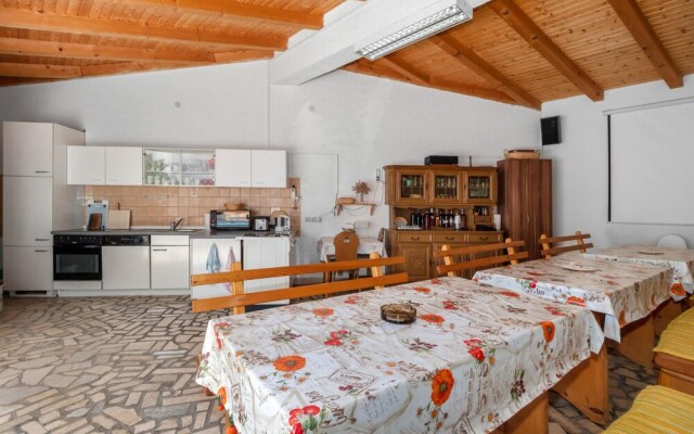 Beautiful Apartment in Klenovica With Wifi and 2 Bedrooms