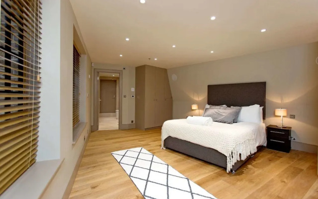 Luxury Loft Oxford Street with AC