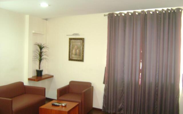 Hotel Marina Residency