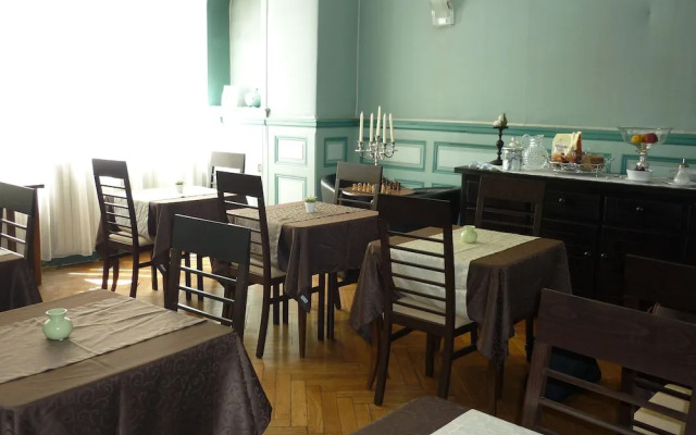 Authentic by Balladins, Le Carré d'Aix